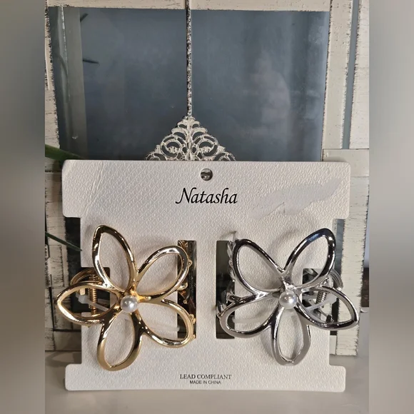 Natasha 2 Piece Flower Hairclips - Picture 2 of 3